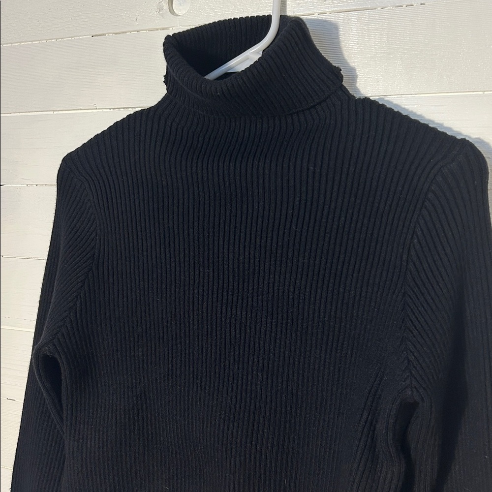 NWT Vici Fate black turtleneck, crop, women’s size medium. - Picture 5 of 9